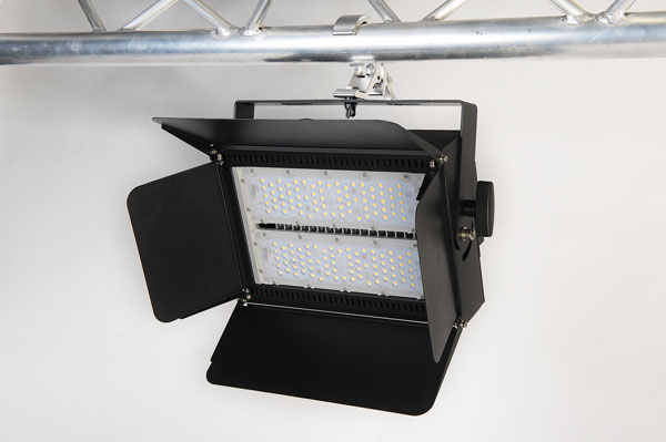 RENO LED Traversenflutlicht 150W Black 18000 Lumen