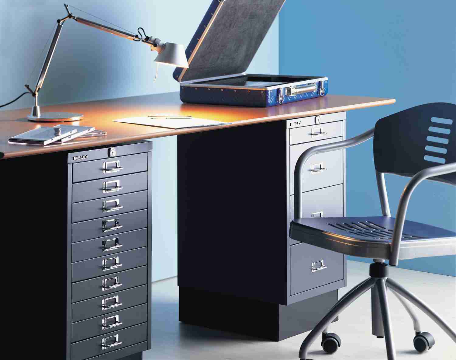 Bisley MultiDrawer™ 29er Serie mit Sockel - DIN A4 mit 6 Schubladen