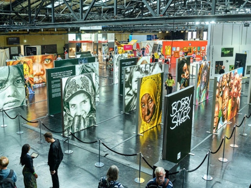 Person, Erwachsener, Männlich, Mann, Museum, Person, Erwachsener, Männlich, Mann, Museum, Person, Erwachsener, Männlich, Mann, Museum, Person, Erwachsener, Männlich, Mann, Museum
